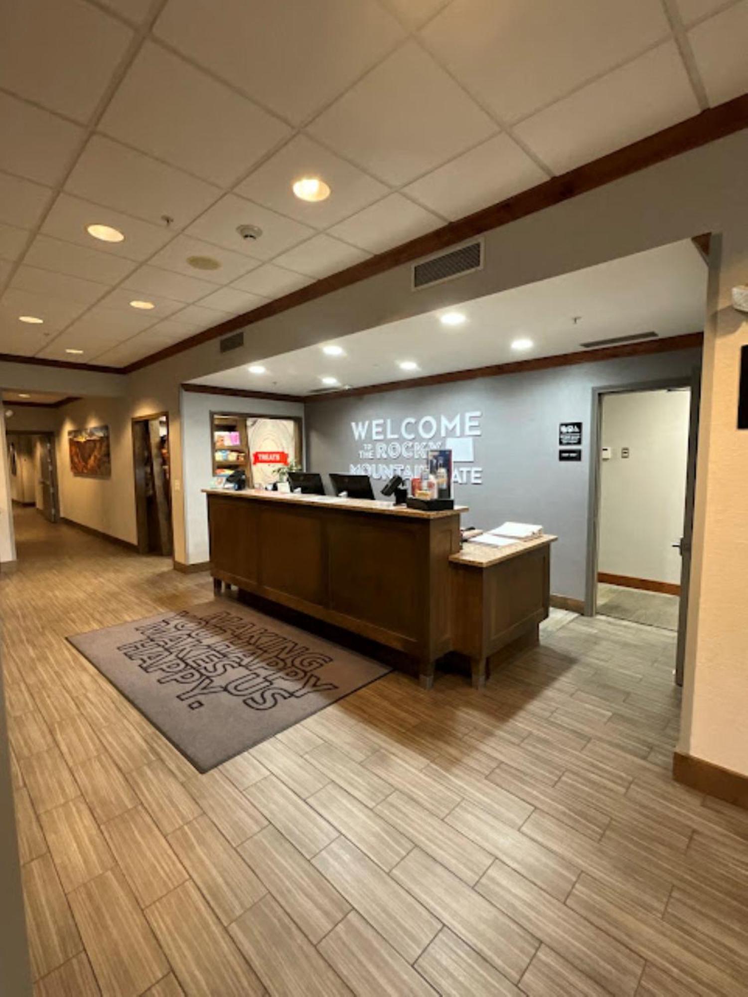 Hampton Inn By Hilton Монтроз Экстерьер фото